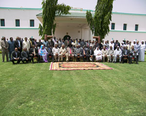 البشير يحل الحكومة السودانية 