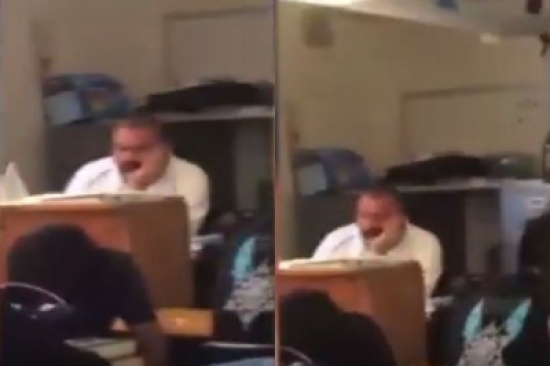 شاهد: كيف افتضح أمر هذا المعلم أمام التلاميذ؟ شاهد: كيف افتضح أمر هذا المعلم أمام التلاميذ؟