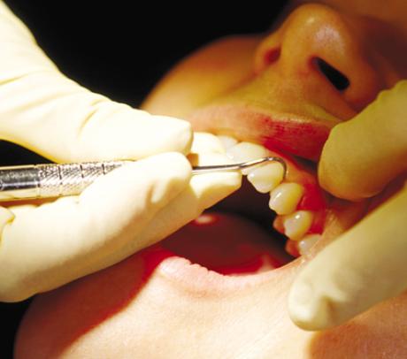 مطالبة بفتح عيادات لجراحة الاسنان بالكرك