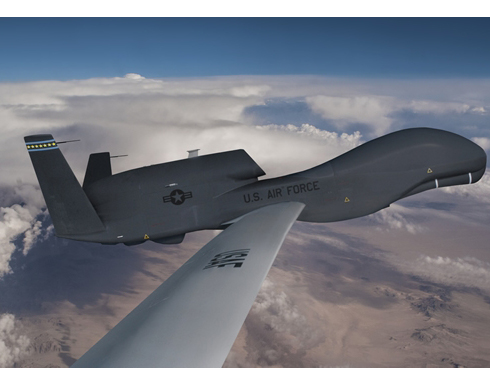 الولايات المتحدة تنشر طائرات بدون طيار وتخفض عدد جنودها بسيناء