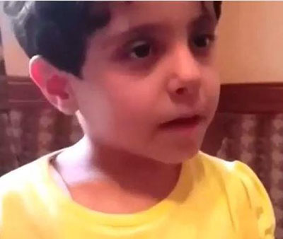 شاهد: دموع طفلة معاقة رفضت المدرسة قبولها