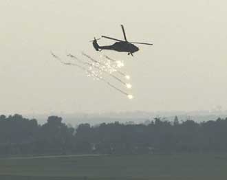 الاحتلال يقصف حي الزيتون بغزة