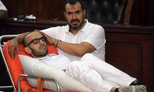 محمد سلطان يرسل رسالة مبكية لأسرته بعد علمه بحكم إعدام والده محمد سلطان يرسل رسالة مبكية لأسرته بعد علمه بحكم إعدام والده