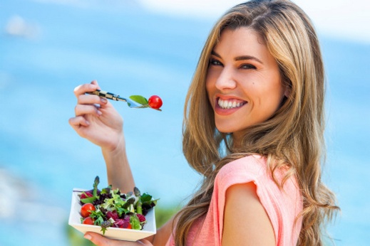 تناول 7 حصص من الفاكهة والخضراوات يوميًا يُطيل عمر الإنسان تناول 7 حصص من الفاكهة والخضراوات يوميًا يُطيل عمر الإنسان