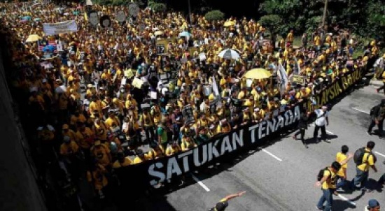 ماليزيا: مظاهرات تطالب بتنحي رئيس الوزراء بعد الفضيحة