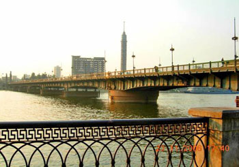 عمرو موسى متزوج من 12 عاماً وفشل في حبه الجديد 