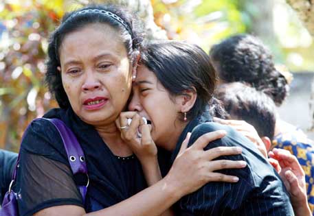 أكثر من 20 قتيل و200 جريح في زلزال اندونيسيا