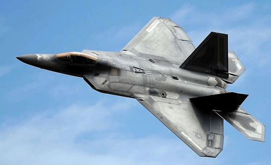 جنرال أمريكي: F-22 فقدت ألقها أمام المقاتلات الروسية في سوريا