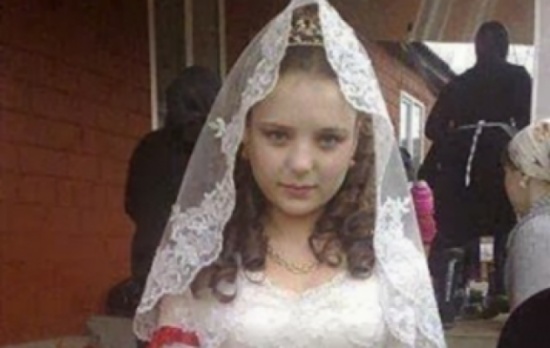 الطفلة التي لن ينسها العالم.. زوجوها وهي 8 سنوات وتوفيت ليلة الزفاف!