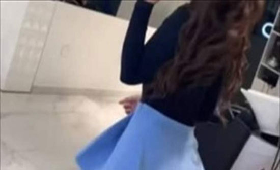 مغنيّة لبنانية تثير الجدل برقصها بتنورة قصيرة (فيديو) مغنيّة لبنانية تثير الجدل برقصها بتنورة قصيرة (فيديو)