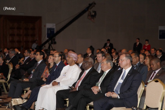 مندوبا عن الملك، رئيس الوزراء يرعى اختتام أعمال المنتدى الاقتصادي العالمي مندوبا عن الملك، رئيس الوزراء يرعى اختتام أعمال المنتدى الاقتصادي العالمي
