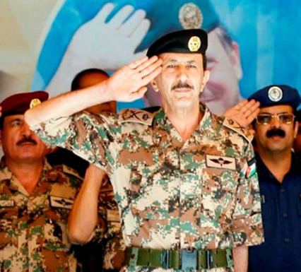 رئيس هيئة الاركان المشتركة يتابع تمرينا عسكريا ليليا للمنطقة العسكرية الشمالية