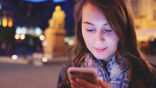 بالصور.. لم يجب زوجها على اتصالها... فسجلت فيديو وهي تشنق طفلها انتقامًا!