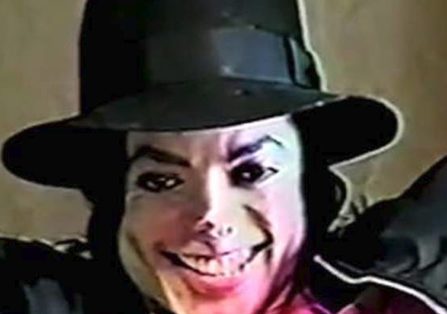 نشر فيديو صادم لمايكل جاكسون خلال استجوابه حول "اغتصاب أطفال"!(شاهد)