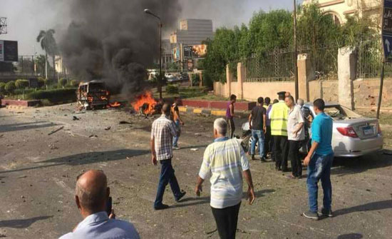 جرحى بانفجار في الجيزة.. وفيديو لتفحم سيارتين