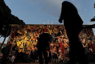 ألماني يشيد "فندق من القمامة" بالقرب من مقر الفاتيكان