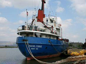 راشيل كوري تصل ميناء أسدود 