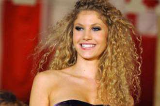 شابة ألمانية تمنح الأرجنتين لقب "ملكة جمال" المونديال