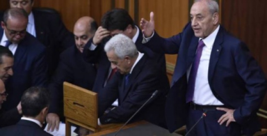 خبير الخطّ يفضح النائب الذي صوّت لميريام كلينك! خبير الخطّ يفضح النائب الذي صوّت لميريام كلينك!