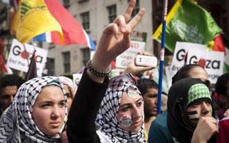 الحرس الثوري بإيران يبدي استعداده لحراسة سفن غزة.. وتركيا ترحب 