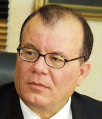 الشريف: الحكومة تابعت موضوع مصادرة إسرائيل لجوازات سفر بعض المشاركين في أسطول الحرية  