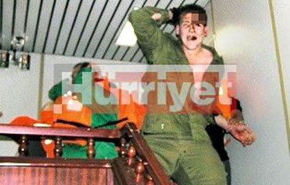 شاهدوا صور جنود إسرائيليين ينزفون على السفينة التركيّة 