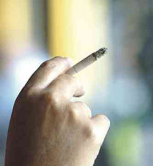 اليمنيون يدخنون ما يساوي طول قطر الأرض 18 مرة