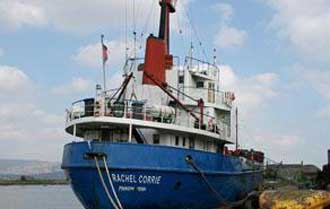 قارب يهودي" يستعد لكسر الحصار الإسرائيلي لغزة 