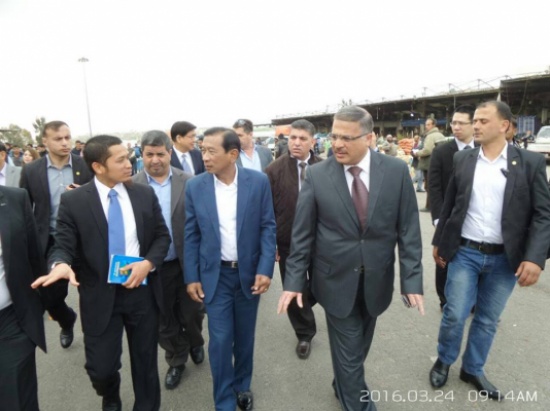 وزير الزراعة التايلندي يزور السوق المركزي وزير الزراعة التايلندي يزور السوق المركزي