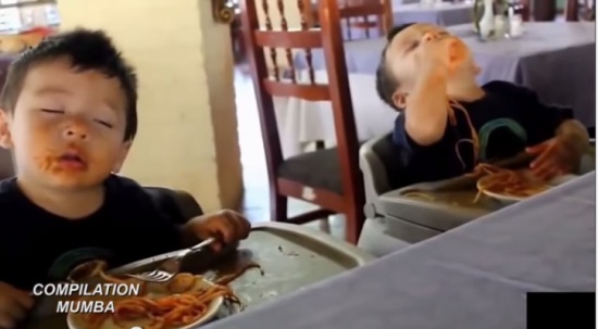 لقطات مضحكه مع الأطفال