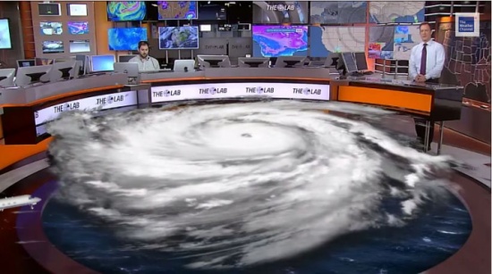 شاهد: كيف يمكن للطائرات التحليق في الأعاصير؟