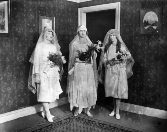 بالصور.. ذكريات وملامح حفلات الزفاف عبر التاريخ