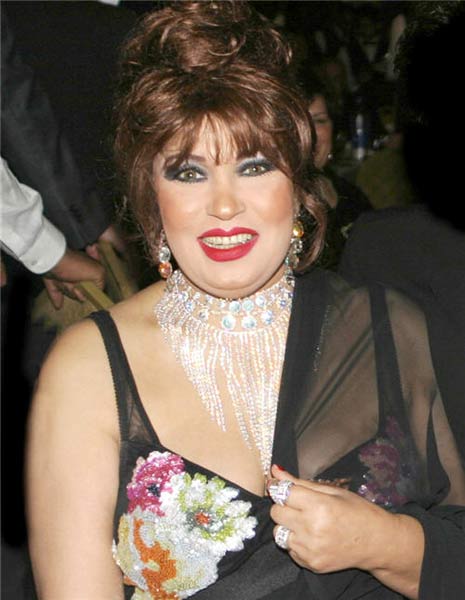 فيفي عبدة بحالة نفسية سيئة 