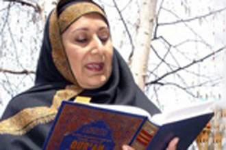 أول امرأة تؤمّ جمعاً مختلطاً من المسلمين في صلاة الجمعة ببريطانيا