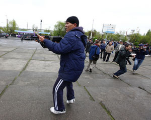 مقتل 17 واصابة 148 على الاقل في اشتباكات عرقية جنوب قيرغيزستان