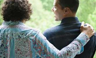 الكنيسة تعتذر للشواذ عن اتهام أولادهم بحيازة مواد إباحية