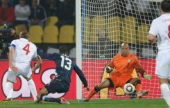 خطأ غرين يمنح الولايات المتحدة التعادل مع انكلترا