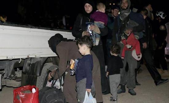 وصول الدفعة الثانية من مهجري الغوطة الشرقية إلى حماة وصول الدفعة الثانية من مهجري الغوطة الشرقية إلى حماة