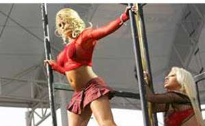 الرقص في الأحضان لدعم ضحايا الإعصار