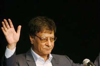 ساحة لتخليد اسم محمود درويش في قلب باريس