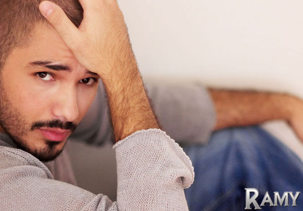 هل سيشعل الرجل الغامض خلاف بين رامي عياش وابو الليف؟