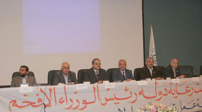 وزير الاشغال يعد بتسديد مستحقات المقاولين المالية على الحكومة وزير الاشغال يعد بتسديد مستحقات المقاولين المالية على الحكومة