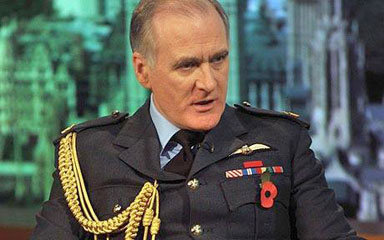 اخفاقات أفغانستان تطيح برئيس اركان الجيش البريطاني