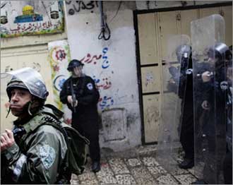 جرحى إسرائيليون بإطلاق نار بالخليل    