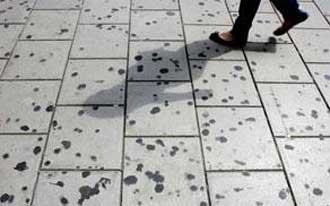 غرامة مالية لإلقاء العلكة في شوارع سيؤول 