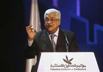 عباس: الحكومة الفلسطينية يجب أن تكون طرفا في أي حل لانهاء حصار غزة