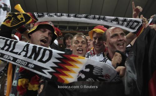 "حمى كأس العالم" تجتاح المشجعين الألمان في كل مكان بعد فوزهم برباعية نظيفة على أستراليا