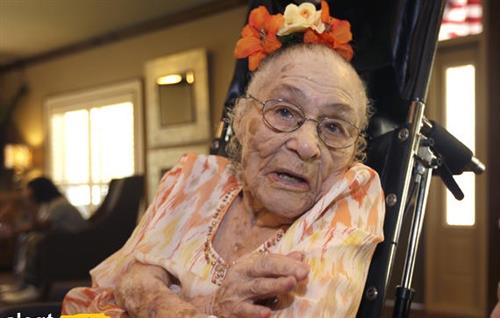 نصيحة أكبر معمرة في العالم: كن لطيفا مع الاخرين تعش عمرا مديدا