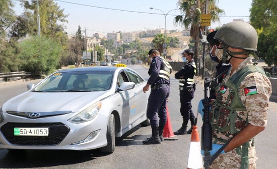 القوات المسلحة تنفذ خطة الحظر الشامل في عمان والزرقاء - صور