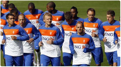 فوز هولندا على الدنمارك 2-صفر 